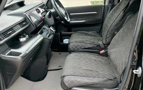 Honda Stepwgn IV, 2019 год, 3 300 000 рублей, 2 фотография