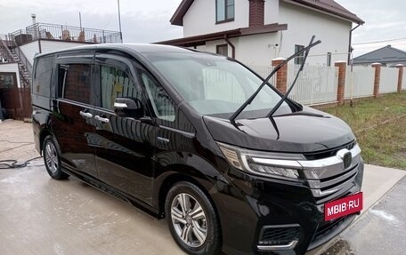 Honda Stepwgn IV, 2019 год, 3 300 000 рублей, 4 фотография