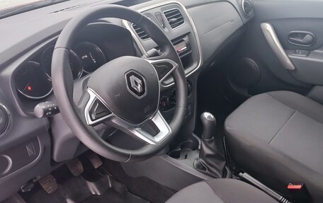 Renault Logan II, 2019 год, 985 000 рублей, 20 фотография