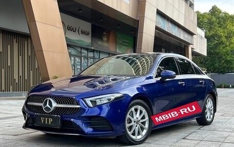 Mercedes-Benz A-Класс, 2021 год, 1 900 000 рублей, 1 фотография