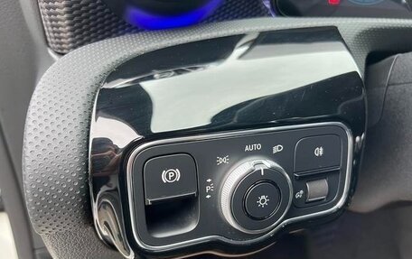 Mercedes-Benz A-Класс, 2021 год, 1 900 000 рублей, 21 фотография