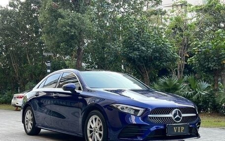 Mercedes-Benz A-Класс, 2021 год, 1 900 000 рублей, 3 фотография