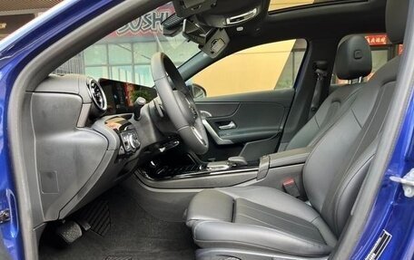 Mercedes-Benz A-Класс, 2021 год, 1 900 000 рублей, 11 фотография