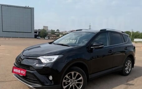 Toyota RAV4, 2019 год, 3 460 000 рублей, 2 фотография