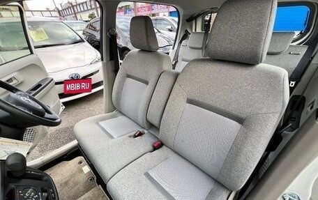 Toyota Passo III, 2022 год, 743 000 рублей, 19 фотография