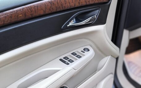 Cadillac SRX II рестайлинг, 2010 год, 1 450 000 рублей, 25 фотография