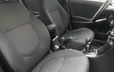 Hyundai Solaris II рестайлинг, 2013 год, 695 000 рублей, 10 фотография