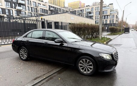 Mercedes-Benz E-Класс, 2017 год, 1 550 000 рублей, 2 фотография