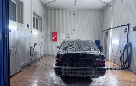 Mercedes-Benz E-Класс, 1998 год, 370 000 рублей, 1 фотография