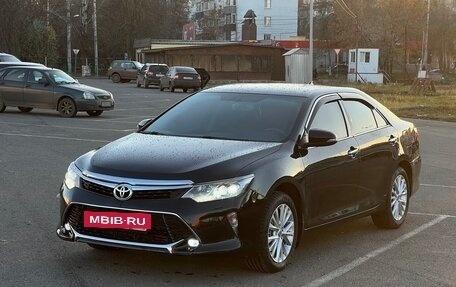Toyota Camry, 2017 год, 1 970 000 рублей, 3 фотография