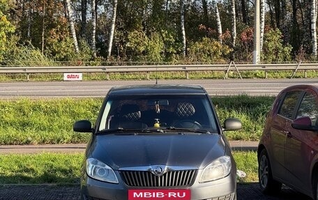 Skoda Fabia II, 2010 год, 445 000 рублей, 2 фотография