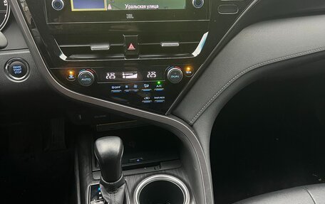 Toyota Camry, 2021 год, 3 450 000 рублей, 13 фотография
