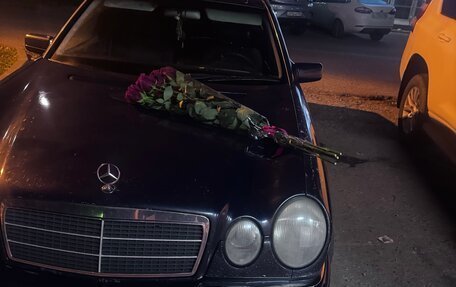 Mercedes-Benz E-Класс, 1998 год, 370 000 рублей, 2 фотография