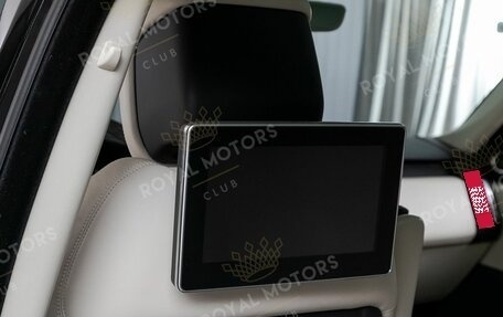 Land Rover Range Rover IV рестайлинг, 2019 год, 8 200 000 рублей, 16 фотография