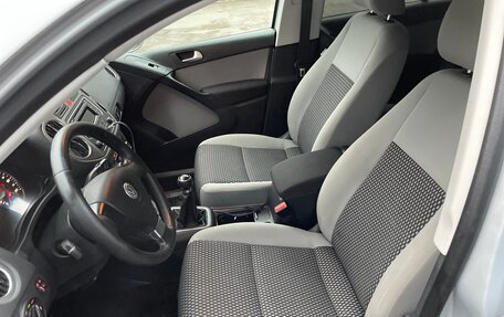 Volkswagen Tiguan I, 2010 год, 690 000 рублей, 13 фотография