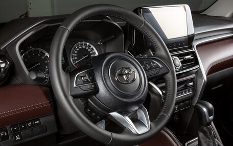 Toyota Urban Cruiser, 2023 год, 3 498 000 рублей, 11 фотография