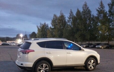 Toyota RAV4, 2017 год, 2 100 000 рублей, 2 фотография