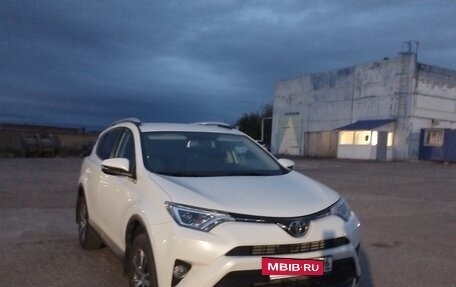 Toyota RAV4, 2017 год, 2 100 000 рублей, 5 фотография