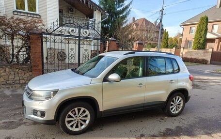 Volkswagen Tiguan I, 2011 год, 1 000 000 рублей, 2 фотография