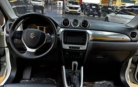 Suzuki Vitara II рестайлинг, 2017 год, 1 790 000 рублей, 20 фотография