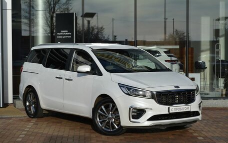 KIA Carnival III, 2018 год, 2 820 000 рублей, 3 фотография