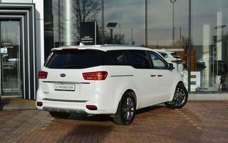 KIA Carnival III, 2018 год, 2 820 000 рублей, 5 фотография