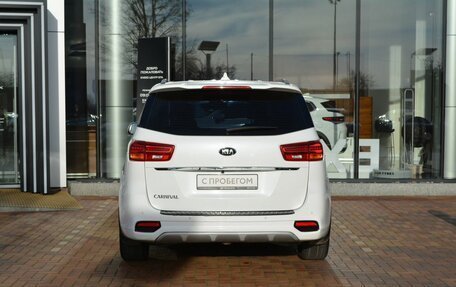 KIA Carnival III, 2018 год, 2 820 000 рублей, 6 фотография