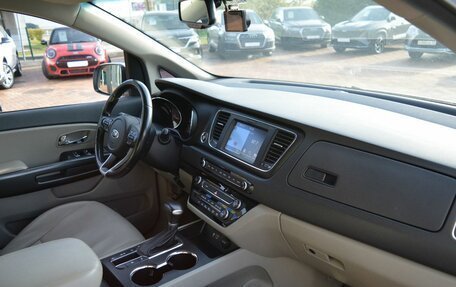 KIA Carnival III, 2018 год, 2 820 000 рублей, 18 фотография