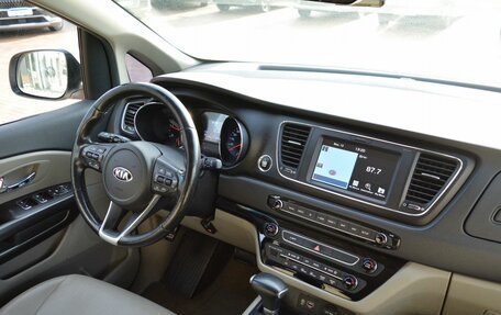 KIA Carnival III, 2018 год, 2 820 000 рублей, 20 фотография