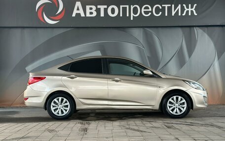 Hyundai Solaris II рестайлинг, 2011 год, 720 000 рублей, 4 фотография