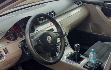 Volkswagen Passat B6, 2007 год, 670 000 рублей, 2 фотография