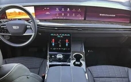 Cadillac Escalade V, 2025 год, 21 743 000 рублей, 9 фотография