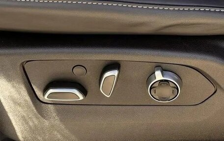 Cadillac Escalade V, 2025 год, 21 743 000 рублей, 22 фотография