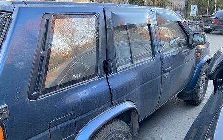 Nissan Terrano II рестайлинг, 1993 год, 800 000 рублей, 4 фотография