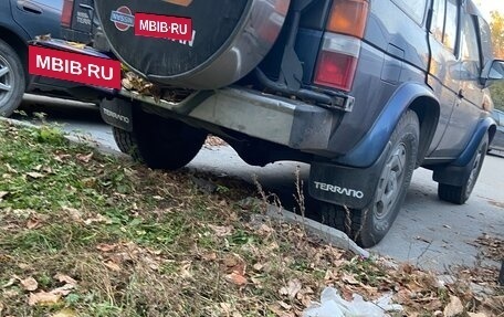 Nissan Terrano II рестайлинг, 1993 год, 800 000 рублей, 6 фотография