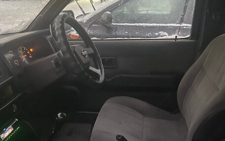 Nissan Terrano II рестайлинг, 1993 год, 800 000 рублей, 28 фотография