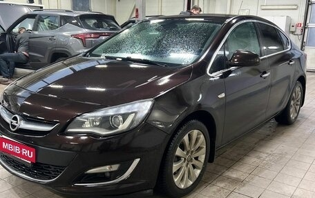 Opel Astra J, 2013 год, 800 000 рублей, 2 фотография