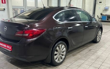 Opel Astra J, 2013 год, 800 000 рублей, 4 фотография