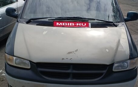 Chrysler Voyager III, 1996 год, 270 000 рублей, 1 фотография