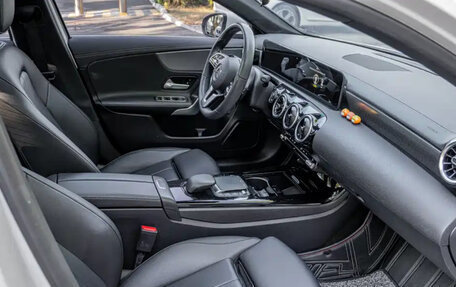 Mercedes-Benz A-Класс, 2021 год, 2 345 000 рублей, 15 фотография