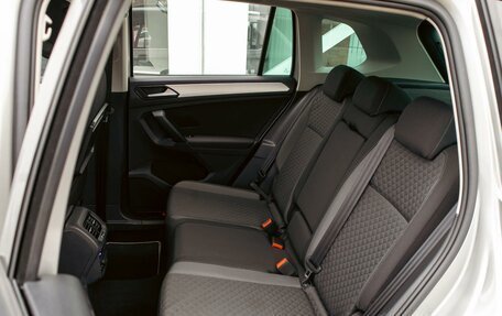 Volkswagen Tiguan II, 2019 год, 2 055 000 рублей, 17 фотография