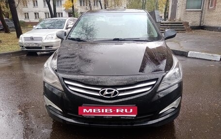 Hyundai Solaris II рестайлинг, 2015 год, 720 000 рублей, 3 фотография