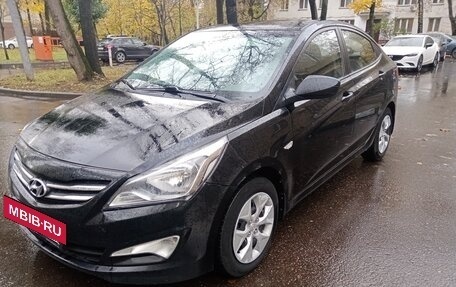Hyundai Solaris II рестайлинг, 2015 год, 720 000 рублей, 2 фотография