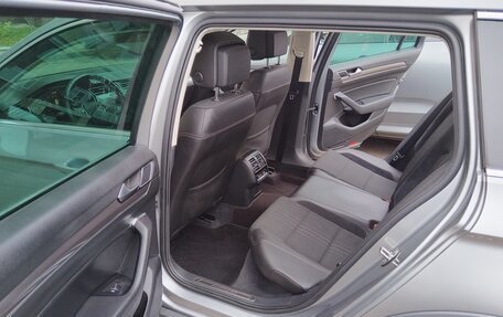 Volkswagen Passat B8 рестайлинг, 2018 год, 2 850 000 рублей, 26 фотография