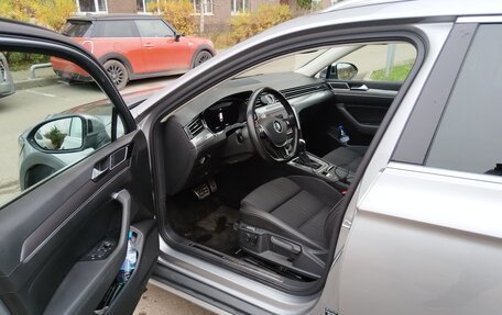 Volkswagen Passat B8 рестайлинг, 2018 год, 2 850 000 рублей, 20 фотография