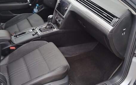 Volkswagen Passat B8 рестайлинг, 2018 год, 2 850 000 рублей, 30 фотография