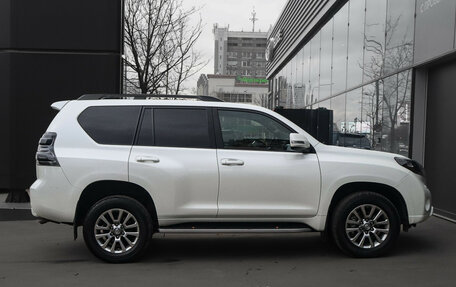 Toyota Land Cruiser Prado 150 рестайлинг 2, 2016 год, 3 400 000 рублей, 4 фотография