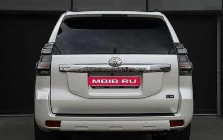 Toyota Land Cruiser Prado 150 рестайлинг 2, 2016 год, 3 400 000 рублей, 6 фотография