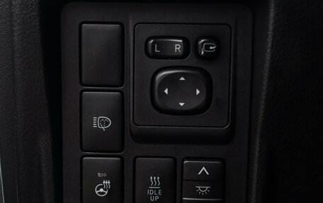 Toyota Land Cruiser Prado 150 рестайлинг 2, 2016 год, 3 400 000 рублей, 18 фотография