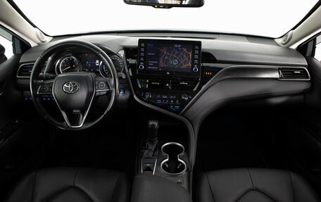 Toyota Camry, 2021 год, 3 249 000 рублей, 9 фотография